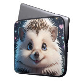 Schattigee egel met grote blauwe ogen laptop sleeve (Voorkant Links)