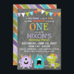 Schattigee enge kleine monsters verjaardag kaart<br><div class="desc">Schattigee en enge kleine monsters op krijtbord achtergrond met kleurrijke grunge streep terug ontwerp verjaardagsuitnodigingskaart.</div>