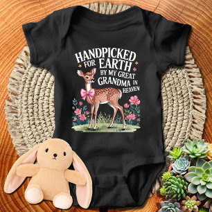 Schattigee fawn met de hand geplukt door mijn over romper
