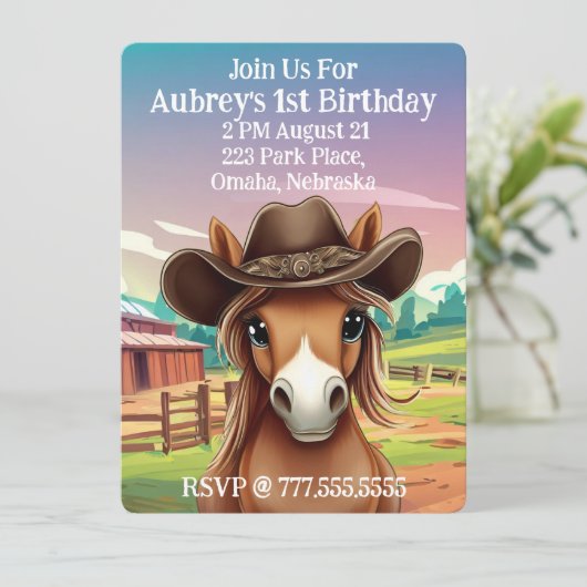 Schattigee Filly in Cowboy Pet Verjaardag Kaart (Staand voorkant)