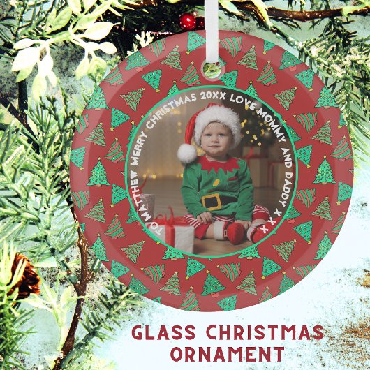 Schattigee foto en groene kerstbomen | Rode naam Glas Ornament