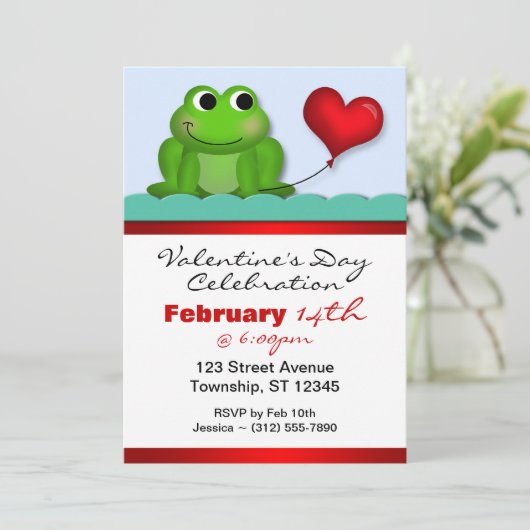 Schattigee Froggy Heart Valentijnsdag Uitnodiginge Kaart (Staand voorkant)