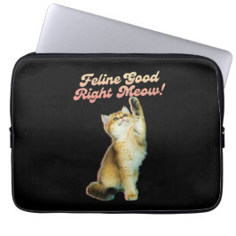 Schattigee Funny Cat Typografie met Speelse Kitten Laptop Sleeve