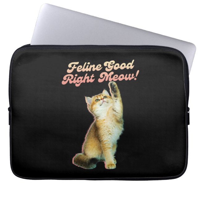 Schattigee Funny Cat Typografie met Speelse Kitten Laptop Sleeve (Voorkant)