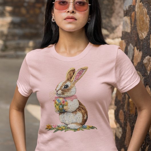 Schattigee geborduurde look Paashaas T-shirt