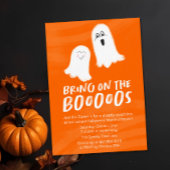 Schattigee geesten brengen op de boeken Halloween Kaart