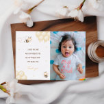 Schattigee gele bijenhoning eerste bijendag bedank kaart<br><div class="desc">Dank uw gasten in stijl met deze Schattigee Yellow Bee Honey First Bee-day Thank You Card! Met een vrolijk bijenontwerp en de boodschap "Bedankt", is deze kaart de perfecte manier om show te zijn van uw waardering voor hun aanwezigheid bij de speciale viering van uw kleintje. Met zijn schattige ontwerp...</div>