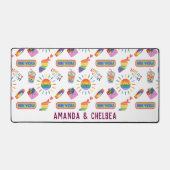 Schattigee gepersonaliseerde LGBTQ+ Pride Desk Mat (Voorkant)