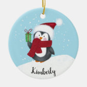 Schattigee gepersonaliseerde pinguïn kerst keramisch ornament (Voorkant)