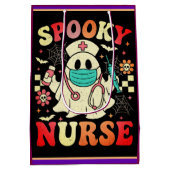 Schattigee Ghost Nurse Halloween Graphic Retro Pas Medium Cadeauzakje (Achterkant)