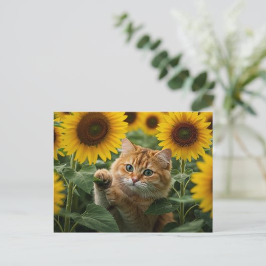 Schattigee Ginger Cat in Zonnebloemen Briefkaart (Staand voorkant)