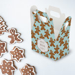Schattigee Gingerbread Man Kerstkoekjes Favoriete  Bedankdoosjes<br><div class="desc">Een schattige cadeaudoos bedekt met schattige kleine tandenbroodmannen. U kunt een korte groet aan de voorzijde en de rug toevoegen. Ik heb ze op een roodblauwe achtergrond gezet.. terwijl het de kleur van hun ogen uitstraalt.</div>