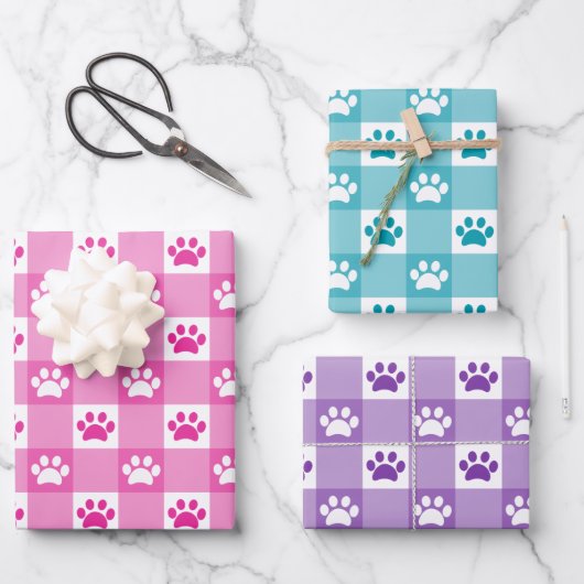 Schattigee Gingham Paw Print Patroon Roze Blauwgro Inpakpapier Vel (Voorkant)
