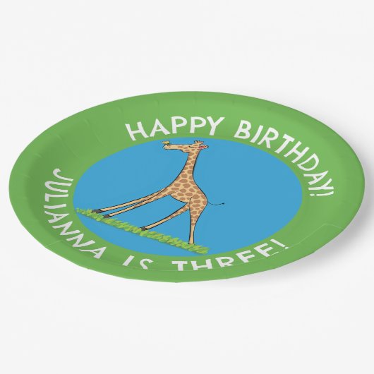 Schattigee giraf met vlinder cartoon verjaardag papieren bordje (Gekanteld)