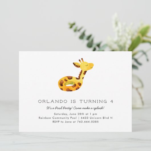 Schattigee Giraffe Floatie Pool Verjaardagsfeest Kaart (Staand voorkant)
