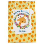 Schattigee Giraffe met een bloemenkrans Custom Bir Medium Cadeauzakje (Voorkant)