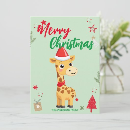 Schattigee Giraffe santa kerstvakantie Familienaam Feestdagenkaart (Staand voorkant)