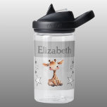 Schattigee giraffe Voeg naam toe met sterren kinde Waterfles<br><div class="desc">CamelBak Eddy® waterfles voor kinderen. Personaliseer met een naam. Deze waterfles is voorzien van een schattige giraffe met sterren in de kleuren grijs en wit.</div>