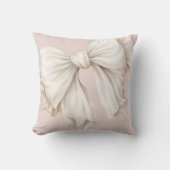 Schattigee Girly Ivory White Bow op Roze Kussen (Voorkant)