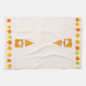 Schattigee Gnome en herfstbladeren op Beige Theedoek (Horizontaal)