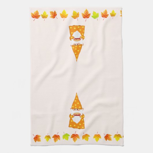 Schattigee Gnome en herfstbladeren op Beige Theedoek (Verticaal)