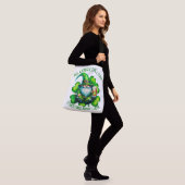 Schattigee Gnome St Patrick's Day met bier | Crossbody Tas (Op model)