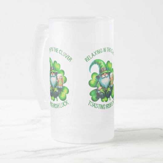 Schattigee Gnome St Patrick's Day met bier | Matglas Bierpul (Voorkant links)