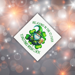 Schattigee Gnome St Patrick's Day met bier Servet