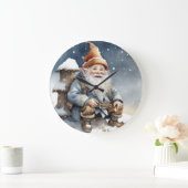 Schattigee Gnome Zittend bij een Boom in de Sneeuw Grote Klok (Huis)