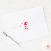 Schattigee gnoom met een hart Valentijnsdag Ronde Sticker (Envelop)