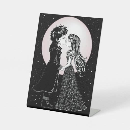 Schattigee Gotische Emo Kinder Kus Valentijnsdag Reclamebord Met Voetstuk (Voorkant)