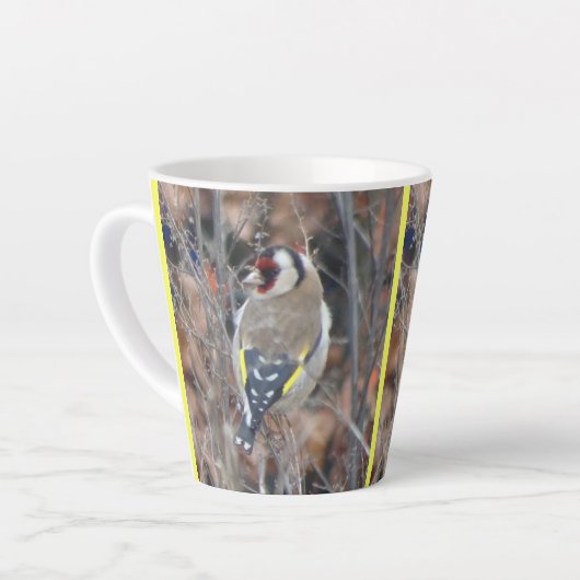 Schattigee goudvinksnede. BG Kleur Latte Mok (Linkerhoek)