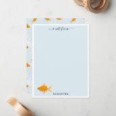 Schattigee Goudvis Zwemmen in Water Custom Name Notitiekaartje (Voorkant / Achterkant in situ)