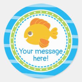 Schattigee goudvissen onder het Zee Verjaardag Ronde Sticker
