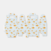 Schattigee goudvissen zwemmen in het water bedankdoosjes (Uitgevouwen)