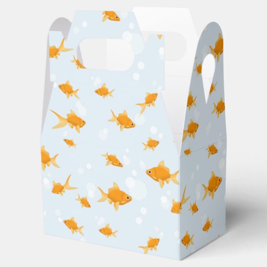 Schattigee goudvissen zwemmen in het water bedankdoosjes (Geopend)