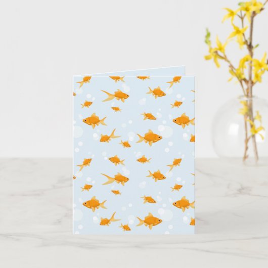 Schattigee goudvissen zwemmen in het water kaart (Gele Bloem)