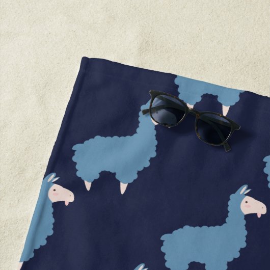 Schattigee Grappige Blauwe Lamas met Initialen Strandlaken (In situ)