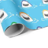 Schattigee grappige haaien in felle kleuren op lic cadeaupapier (Rol Hoek)