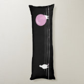 Schattigee Grappige Roze Bubble Gum Birds Op Een D Lichaamskussen (Achterkant (Verticaal))