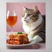 Schattigee Grijze Kat met Lasagne en Wijnglas Poster (Voorkant)