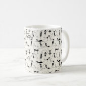 Schattigee grillige speelse slinky zwarte katten koffiemok (Voorkant rechts)