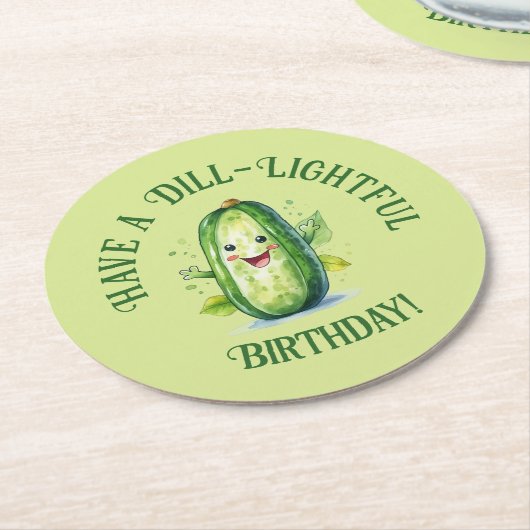 Schattigee Groene Cartoon Pickle Verjaardag Ronde Kartonnen Onderzetter (Gebogen)