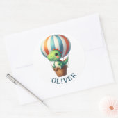 Schattigee groene Dino neemt vlucht in een heteluc Ronde Sticker (Envelop)