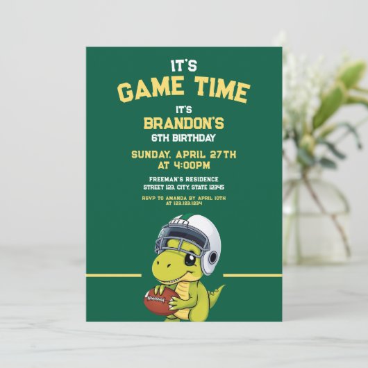 Schattigee Groene & Gele Football Dinosaurusverjaa Kaart (Staand voorkant)