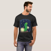 Schattigee groene gloeiworm met lantaarn Cartoon T-shirt (Voorkant volledig)