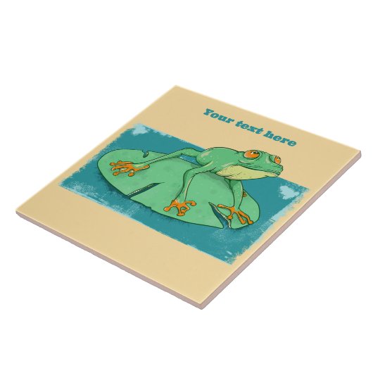 Schattigee groene kikker op een leliekussen tegeltje (Zijkant)