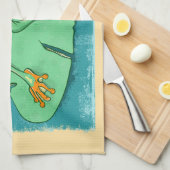 Schattigee groene kikker op een leliekussen theedoek (Quarter Fold)