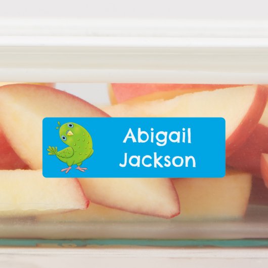 Schattigee groene nieuwsgierige parkiet cartoon ge labels (Aangebracht)