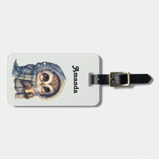 Schattigee grootogige uil met een kop koffie bagagelabel (Voorkant horizontaal)